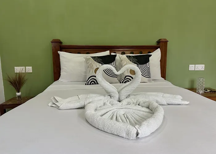 Cezere The Palm Hotel