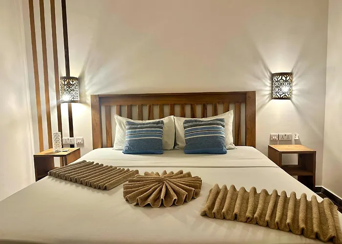 Cezere The Palm Hotel